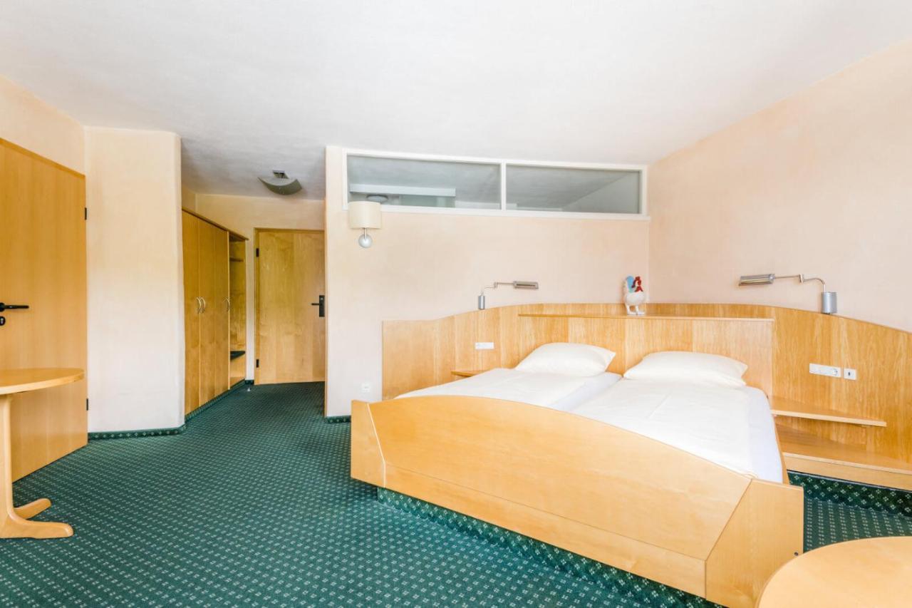 Bike- Und Ferienhotel Freiburg Merzhausen ภายนอก รูปภาพ