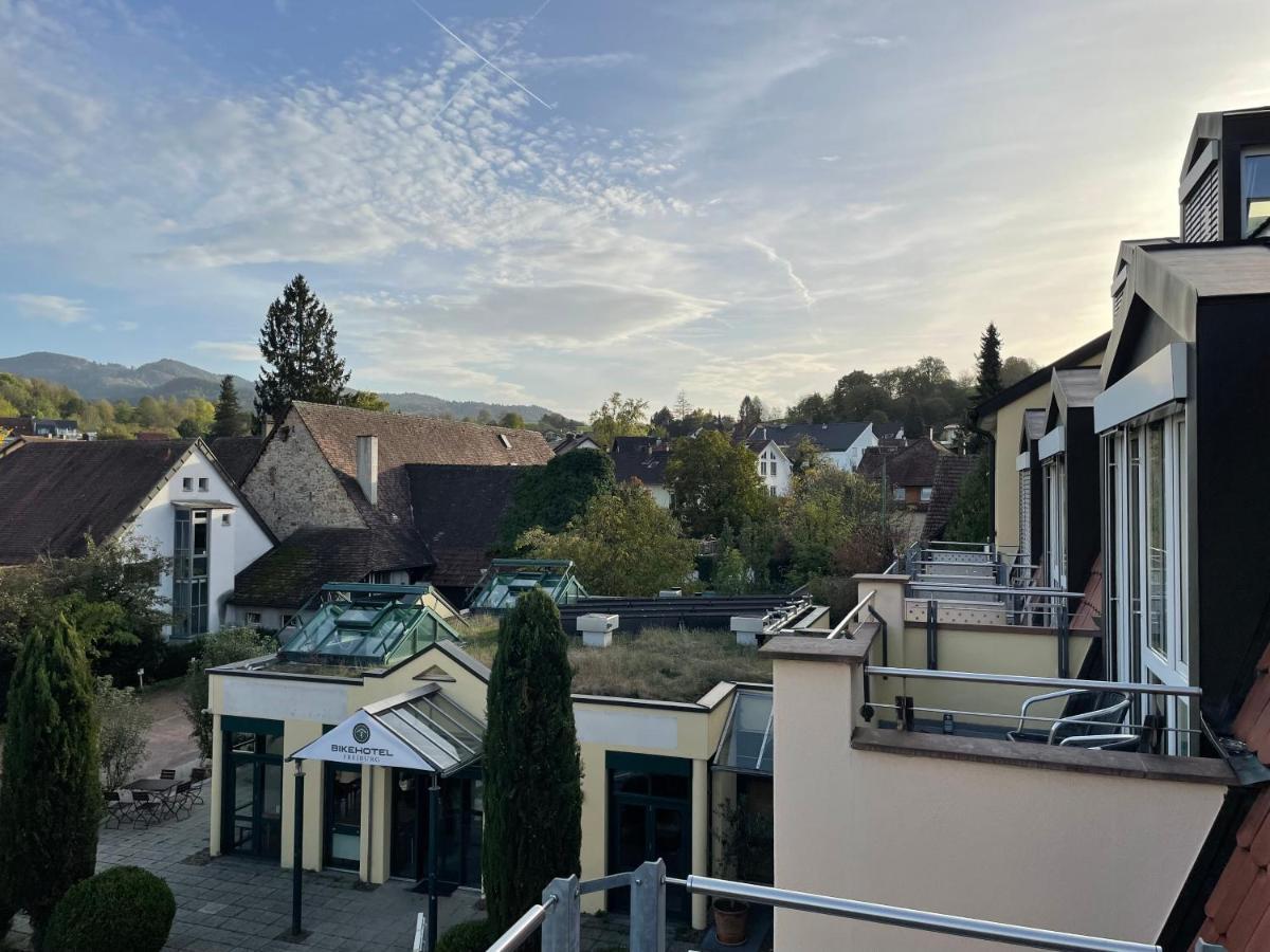 Bike- Und Ferienhotel Freiburg Merzhausen ภายนอก รูปภาพ
