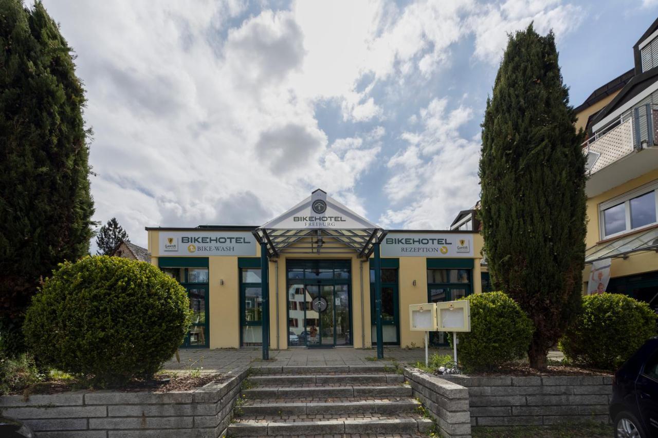 Bike- Und Ferienhotel Freiburg Merzhausen ภายนอก รูปภาพ